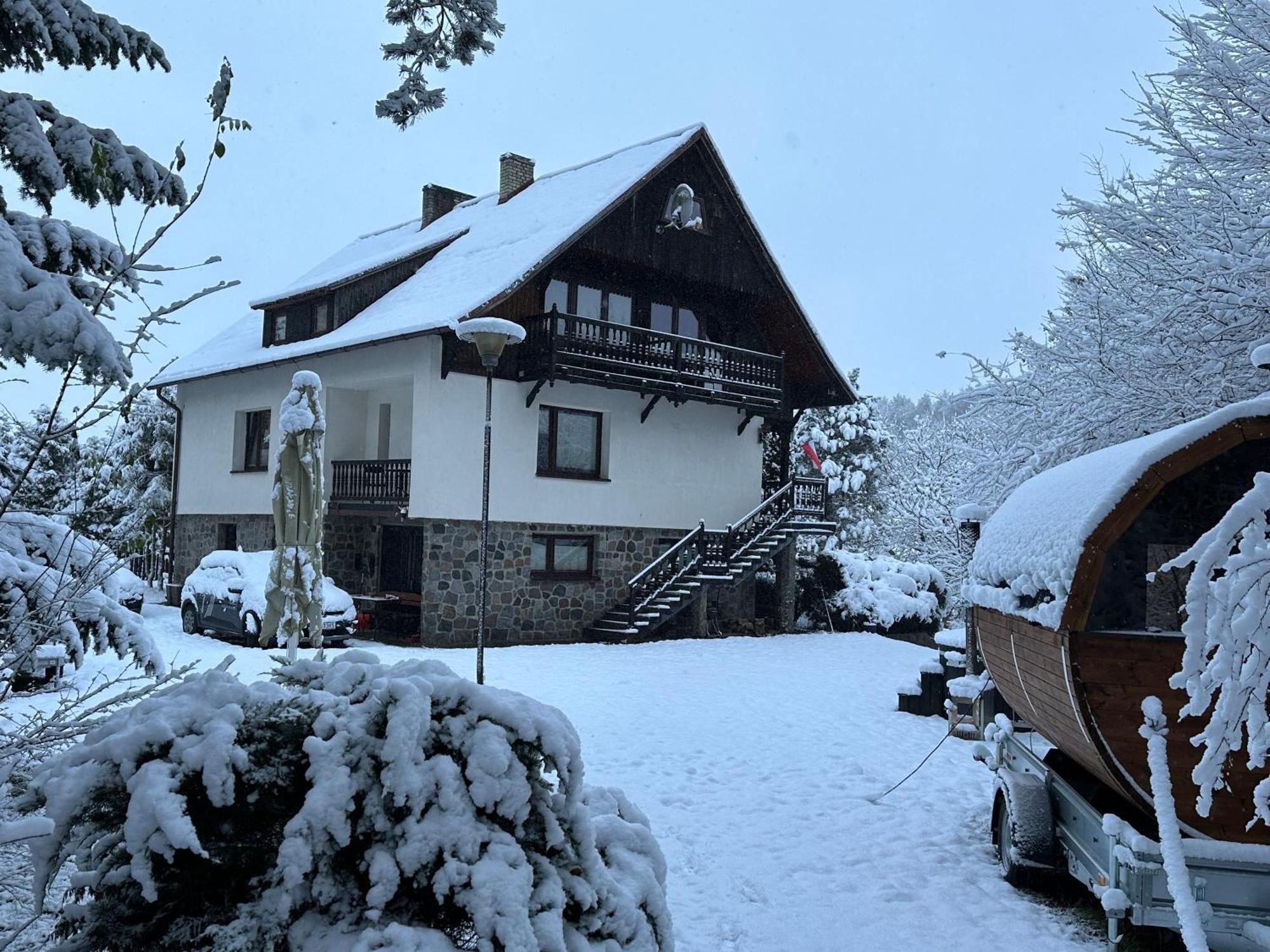 Lesniczowka Wiezyca I Domki Szymbark  Extérieur photo
