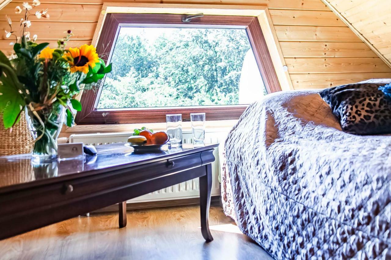 Lesniczowka Wiezyca I Domki Szymbark  Extérieur photo