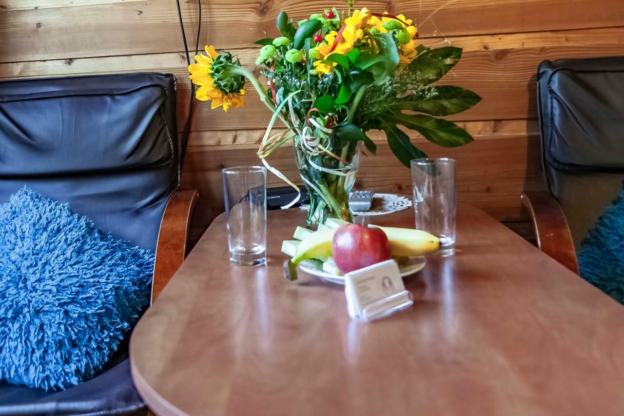 Lesniczowka Wiezyca I Domki Szymbark  Extérieur photo