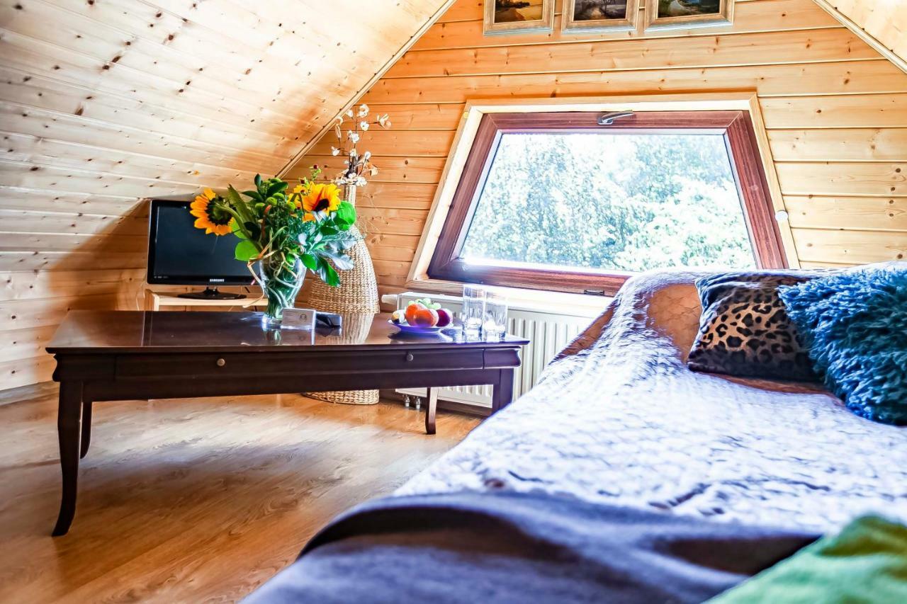 Lesniczowka Wiezyca I Domki Szymbark  Extérieur photo