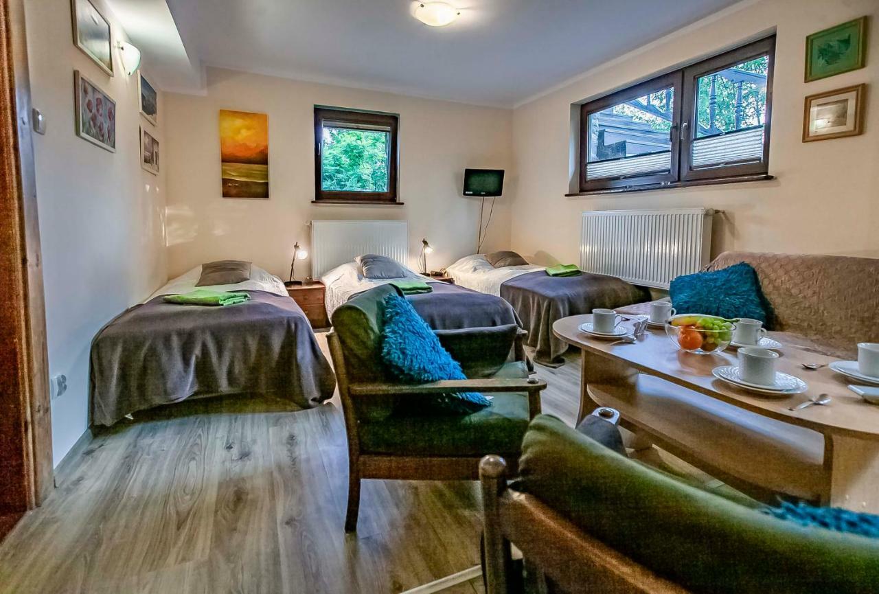 Lesniczowka Wiezyca I Domki Szymbark  Extérieur photo