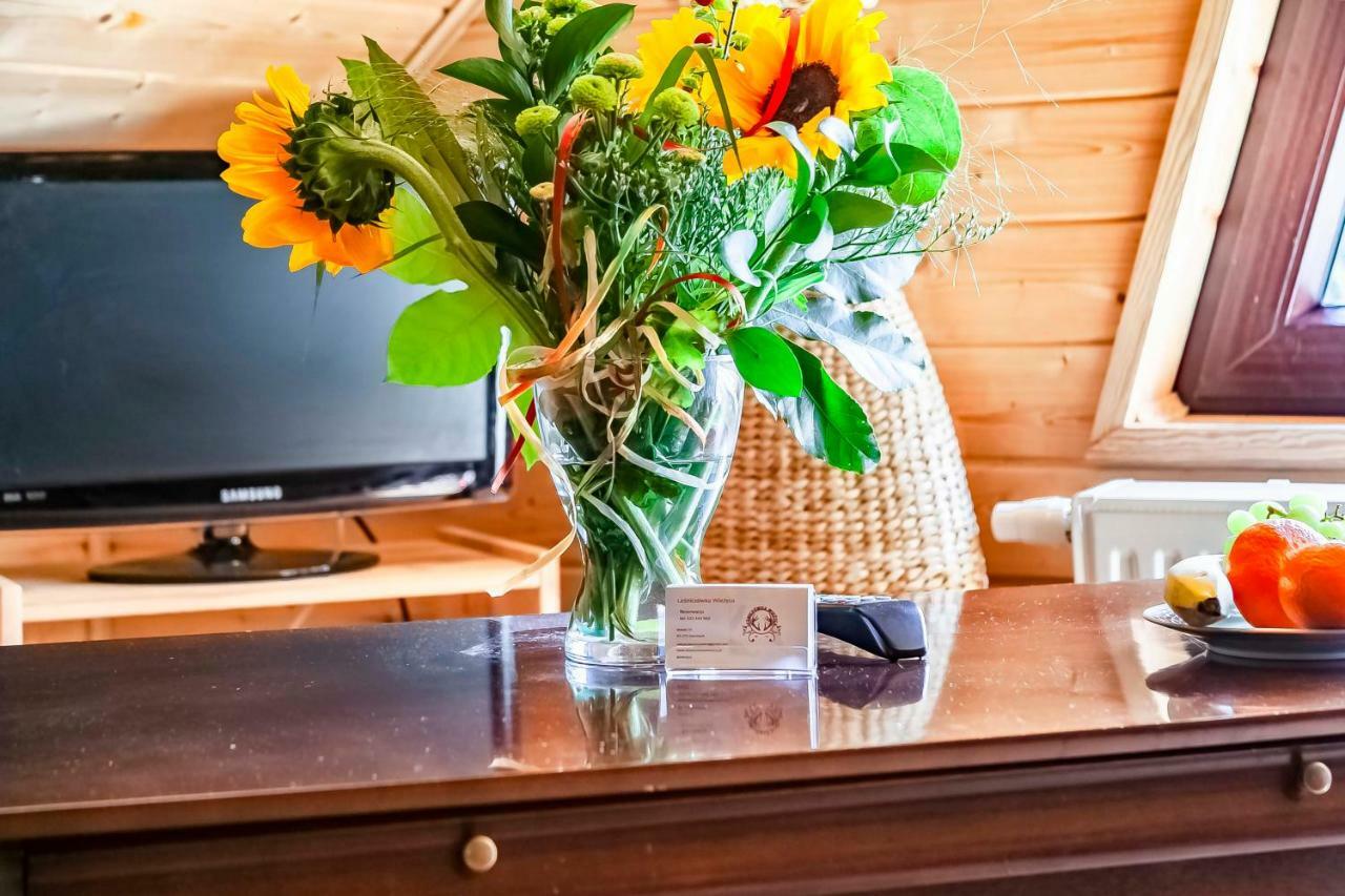 Lesniczowka Wiezyca I Domki Szymbark  Extérieur photo